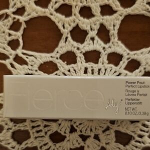 Aly Fierce Power Pout Lipstick - Perfect Rouge